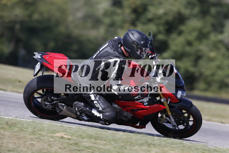 Archiv-2025/49 26.08.2025 Cornu Master School ADR/gruen-vert/0-1